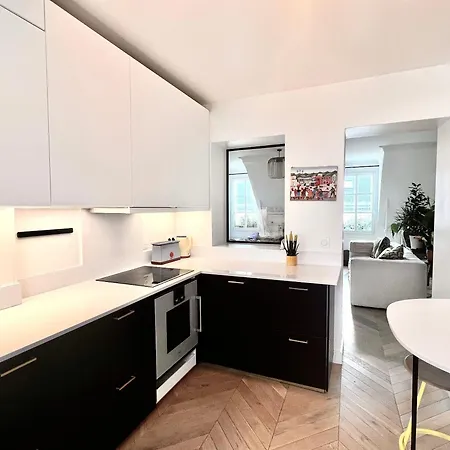 Cosy à 130 M² Avec Projecteur ! * Parigi