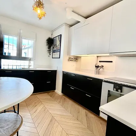 Cosy à 130 M² Avec Projecteur ! Parigi