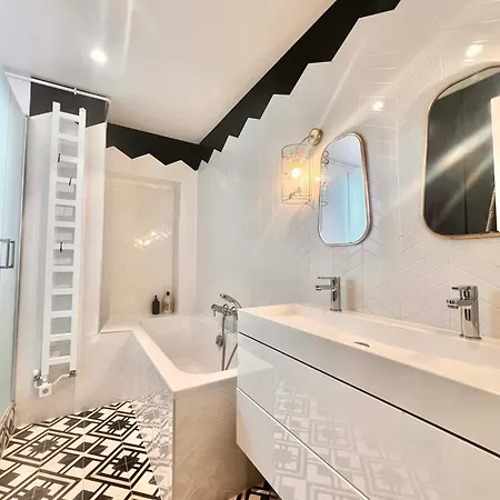 Cosy à 130 M² Avec Projecteur ! Appartamento *